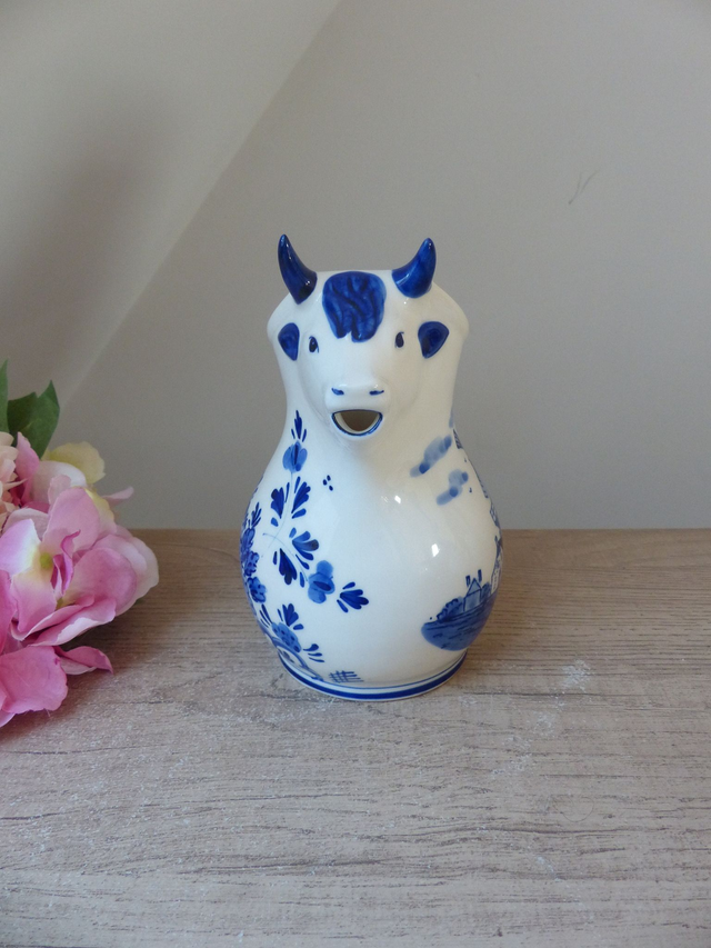 Pichet à Lait en Forme de Vache Bleu de Delft – Céramique Peinte Main – Artisanat Hollandais Vintage – Décoration Cuisine Maisone Campagne