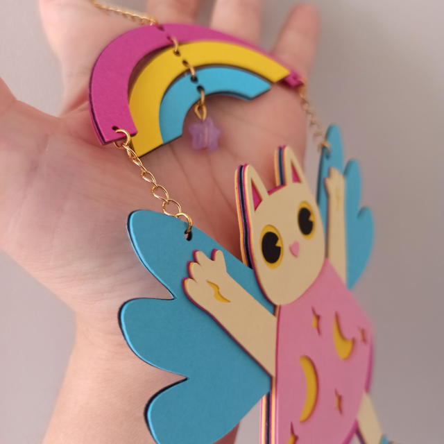 Suspension Chat Toyant