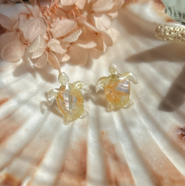 Turtle Stud Earrings Green and Peach Style 1