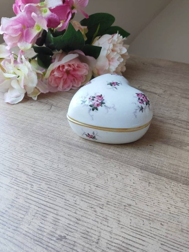 Boîte à bijoux en porcelaine en forme de cœur, Hammersley Bone China avec dorure, Angleterre, Cadeau Amour Femme Fête Anniversaire