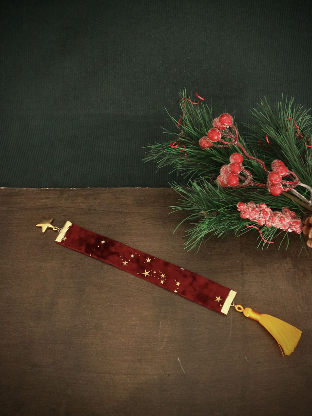 Velvet Tale Bookmark - Burgundy
