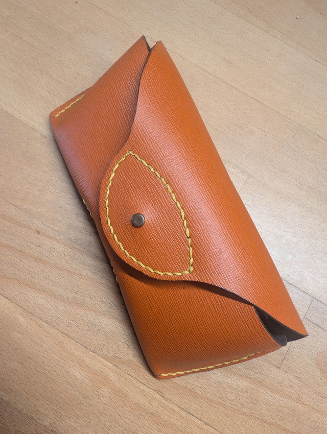 Etui à lunette avec fermoir magnétique