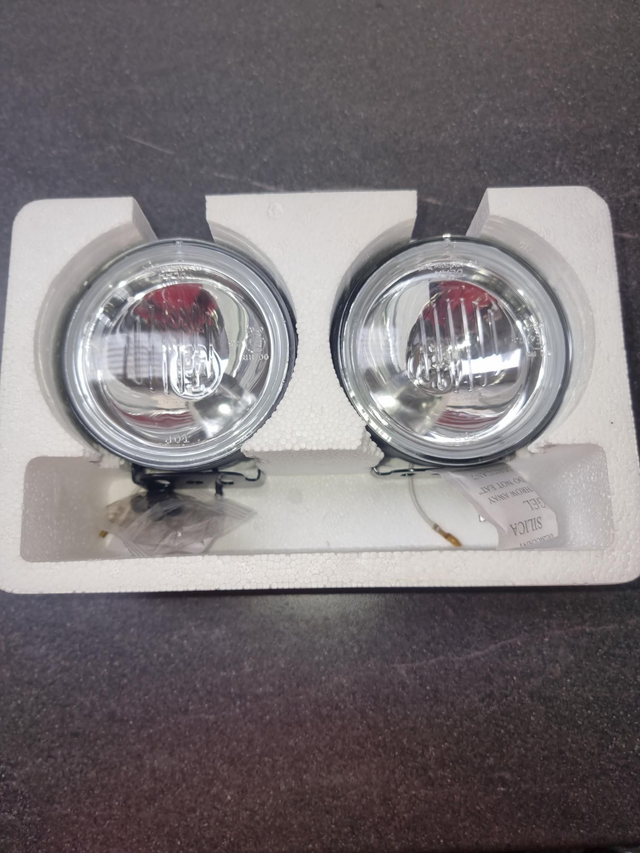 V1 N V2 CLEAR FOG LIGHTS 