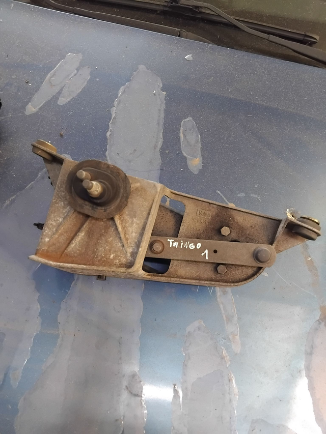 Moteur essuie-glace avant