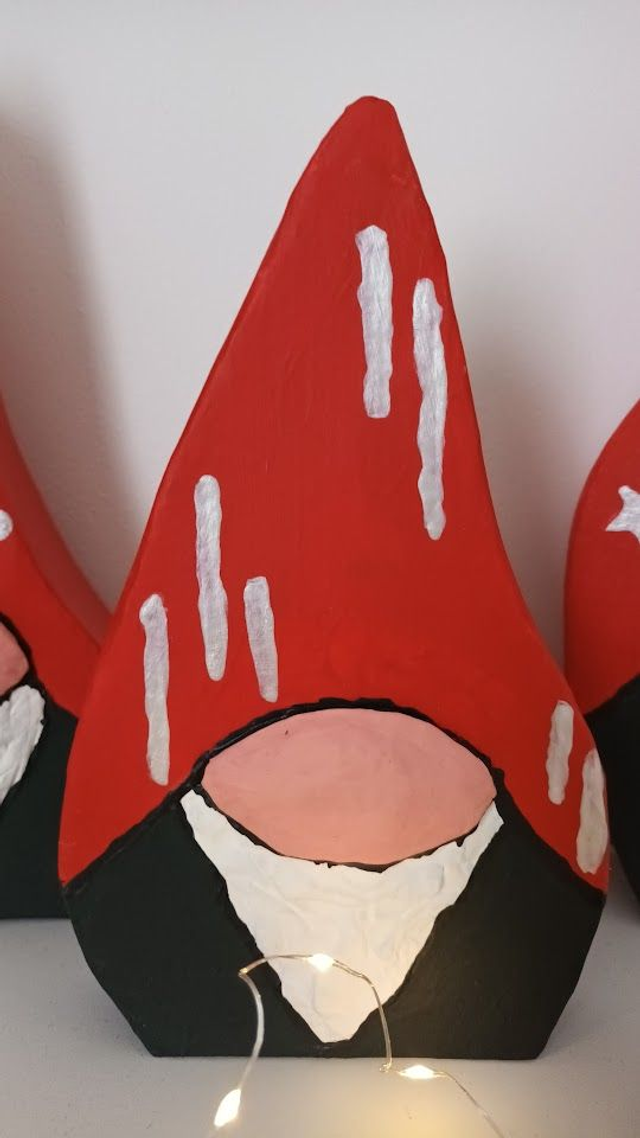 TROIS GNOMES DE NOEL, vert bouteille, décoration fait main en papier mâché