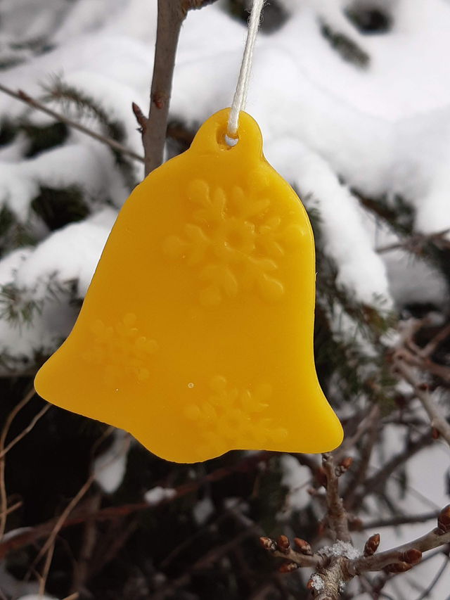 Vánoční ozdoba ze včelího vosku - zvonek