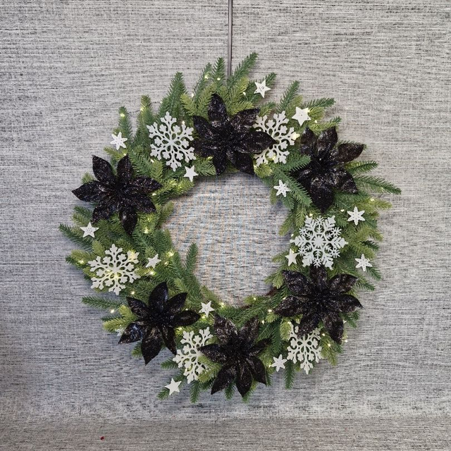 X-Large Artificial Christmas Wreath - Black and White with Lights