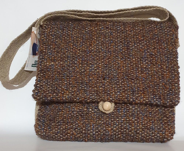 Handtasche gewebt braun