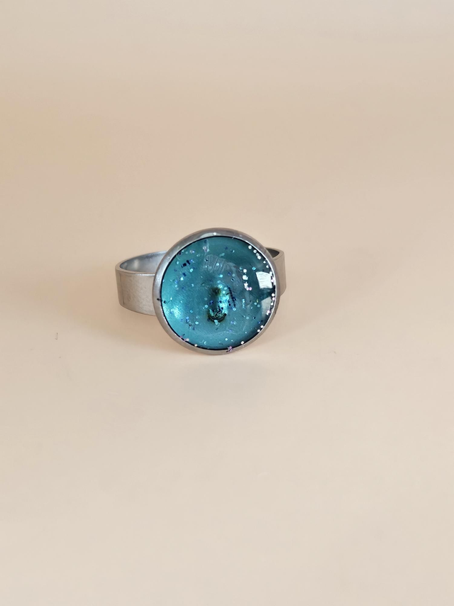 Bague en résine - bleue pailletée