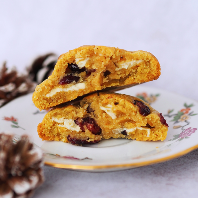 Cookie cranberries, chocolat blanc & zestes d'orange