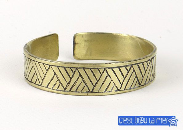 Bracelet laiton gravé patiné