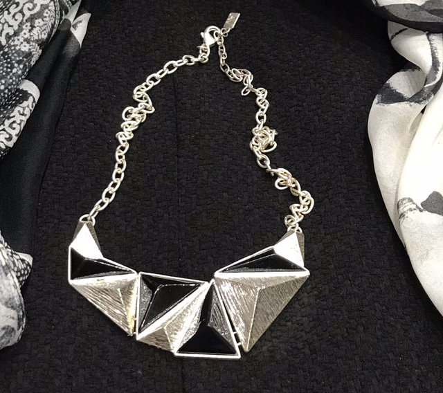 Black/Silver Coloured Necklace- NEC24