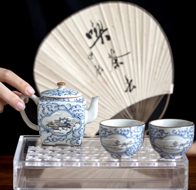 Cloud and Snow Scene Kung Fu Tea Set: One pot &amp; two cups【云雪景功夫茶具一壶二杯】