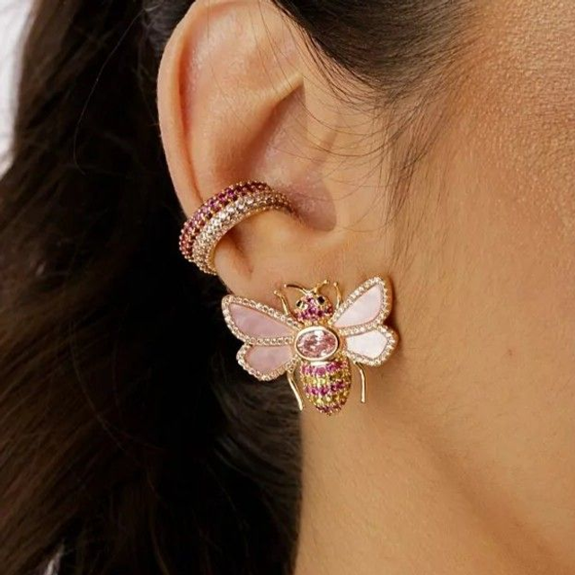 Brinco Abelha Cravejado com Pérola - Ouro