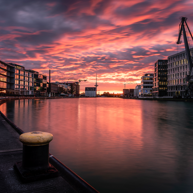 Dramatischer Abend am Hafen