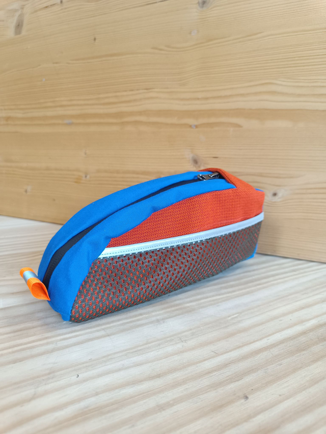 Top Tube 0,6l brodée MONTAGNES