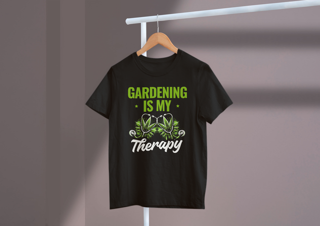 Gardening Is My Therapy Outdoor Hobby Relaxation Therapy. Gartenarbeit ist meine Therapie. Outdoor-Hobby-Entspannungstherapie