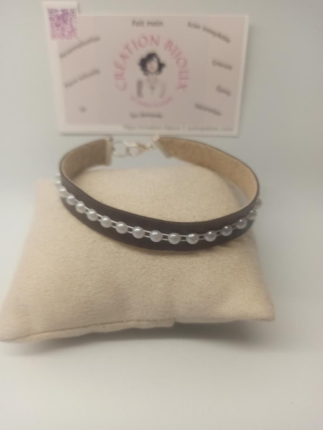 Bracelet similicuir marron, perle blanche 