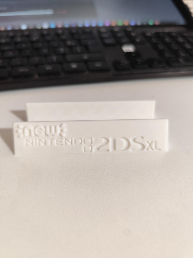 Support d'exposition New Nintendo 2DS XL