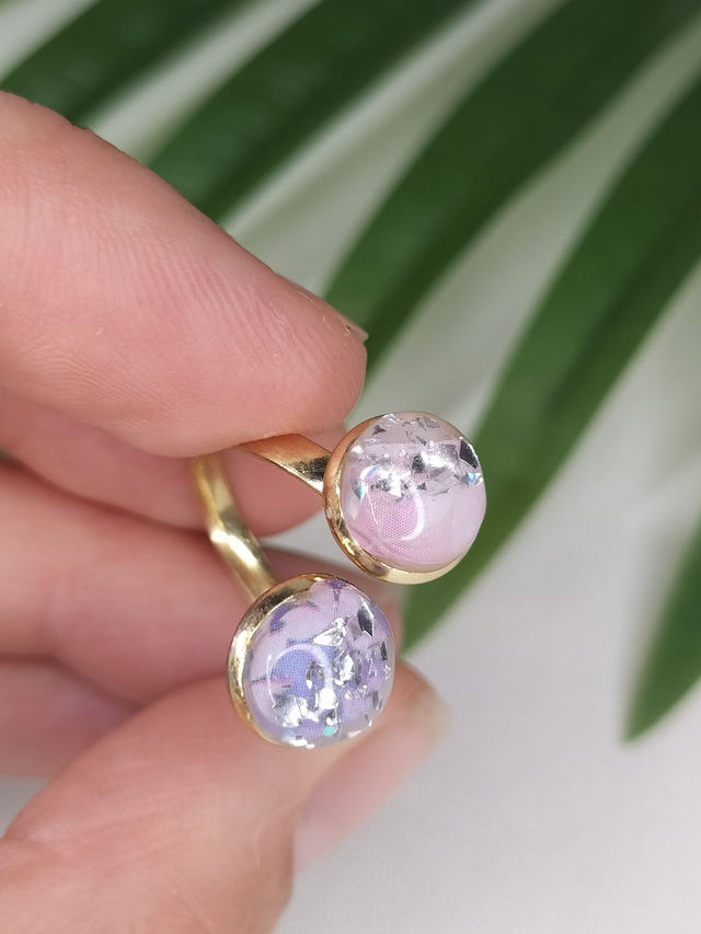 Bague rose pâle et parme, paillettes argentées