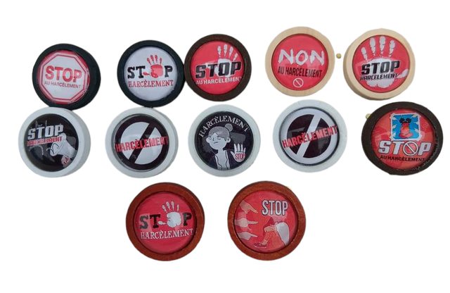 Broche Cabochon "Non au Harcèlement"