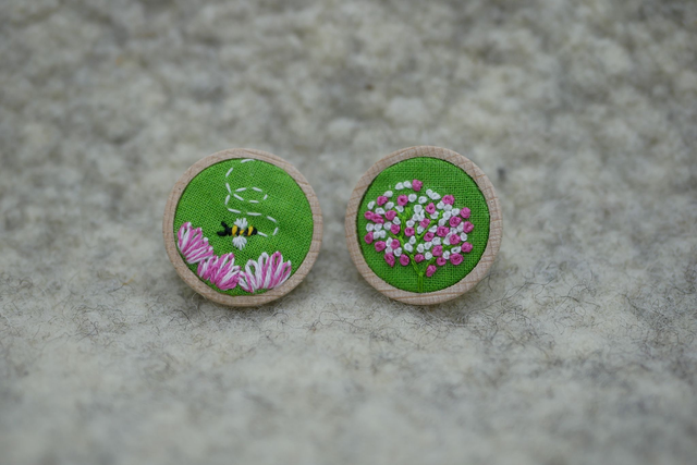 Boucles d'oreille abeille