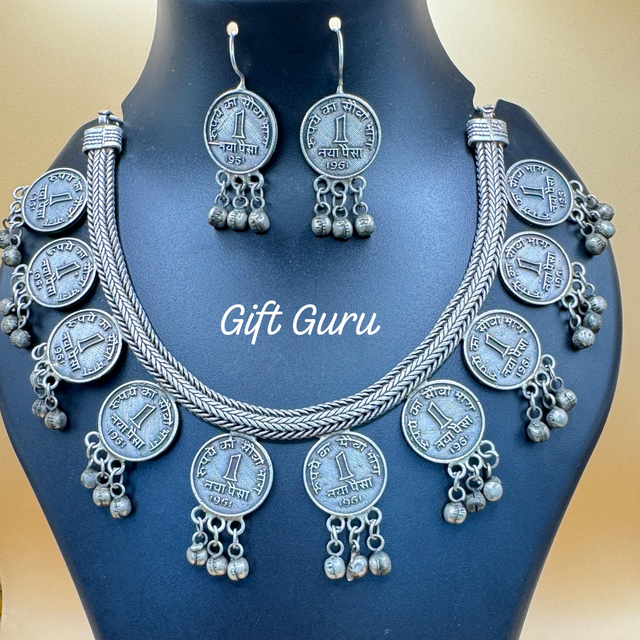 Oxidised necklace