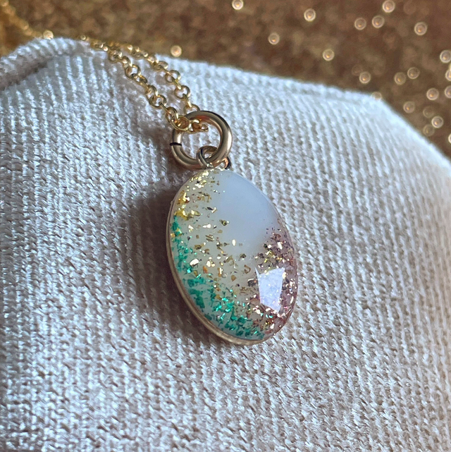 Medaljong delicate • 14k gullfylt • 14x10mm • Simone