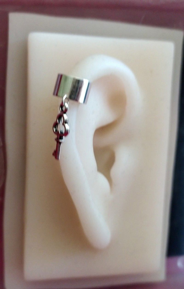 Bague d'oreille steampunk clé