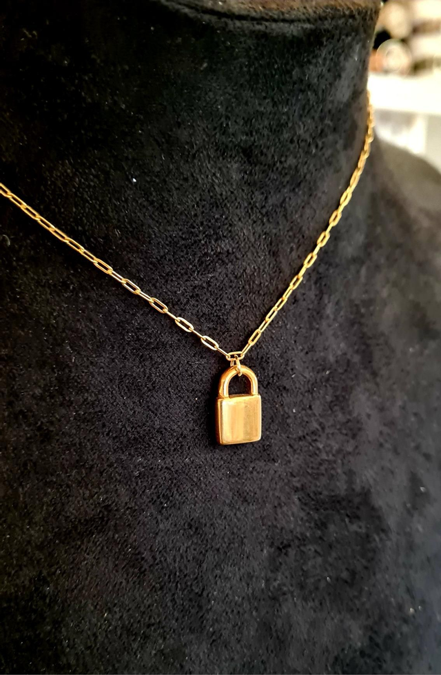 Collier en acier inoxydable or (grosse maille) avec cadenas