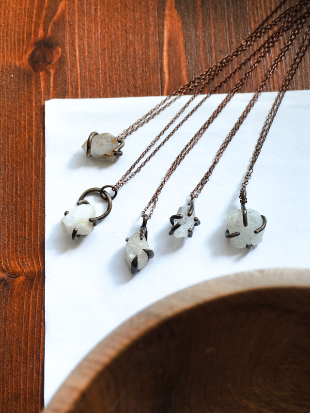 Collana con quarzetto grezzo
