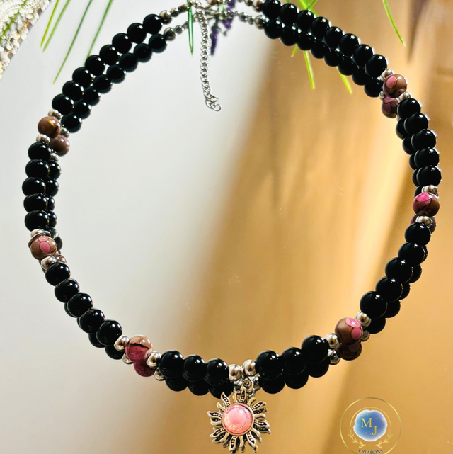 Handgemaakte Ketting met Zwarte Kralen &amp; Zonbedel