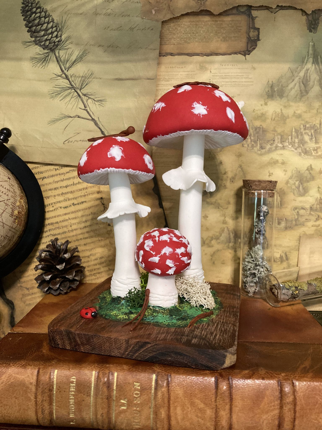 Sculpture &quot;Amanite Tue-Mouches&quot; ~ pin