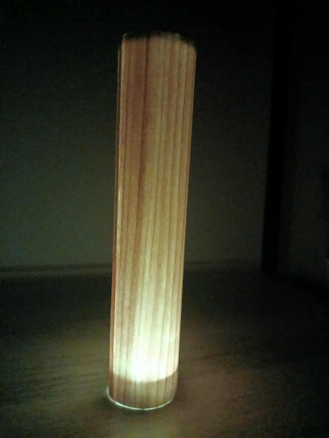 Luciole en bois – Placage de merisier – Création artisanale lumineuse