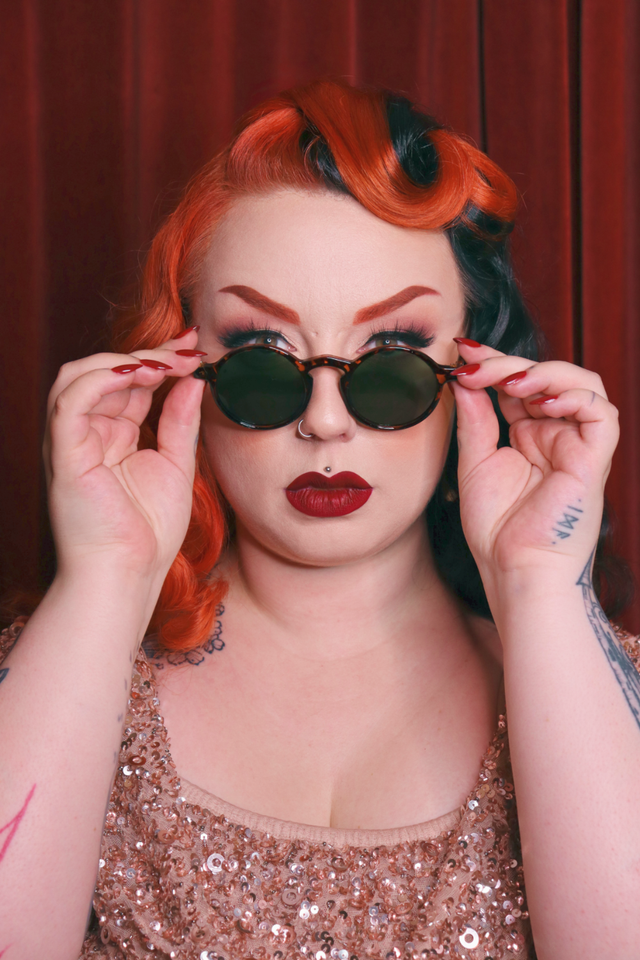 Sunglasses • La 1940