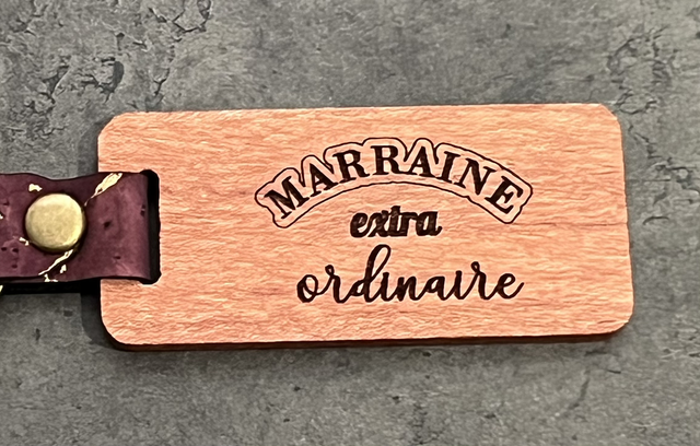 Porte clé en bois et liège « Marraine »