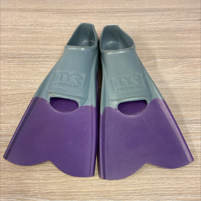 Preloved TYR fins (size 1-3)
