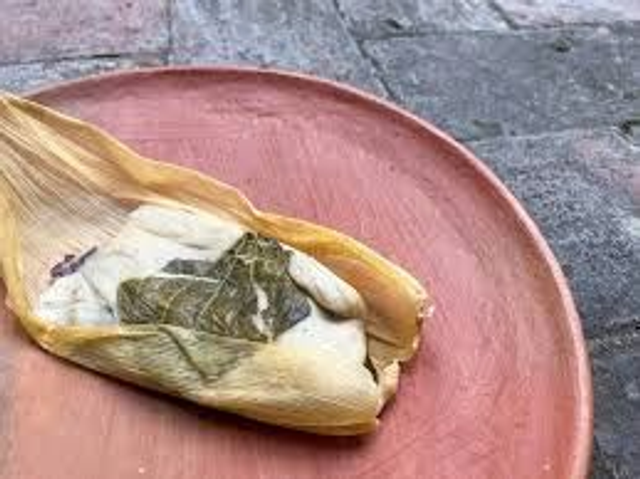 Lot de 4 tamales à la hoja santa et aux amandes effilées – version végane