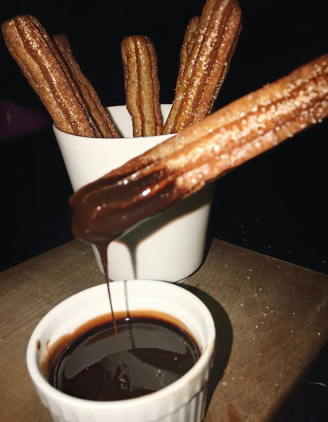 Churros (6Pc with a Dip)