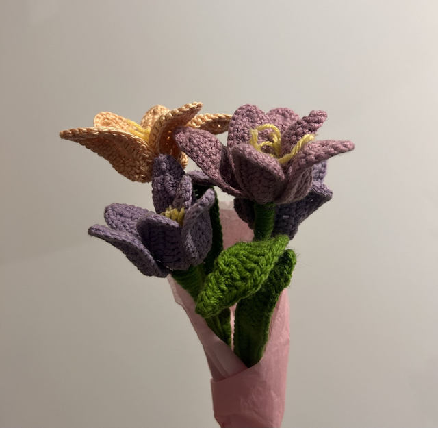 Bouquet de fleurs au crochet en acrylique – Cadeau unique et durable