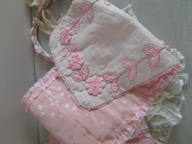 Pochette à lingerie ancienne