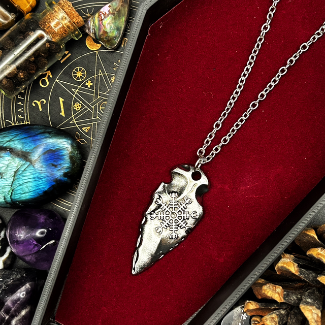 Arrowhead necklace