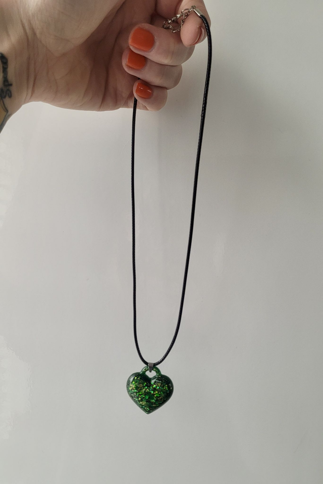 Green Glitter Resin Heart Necklace – Chunky Statement Pendant on Black Cord with Extender Chain
