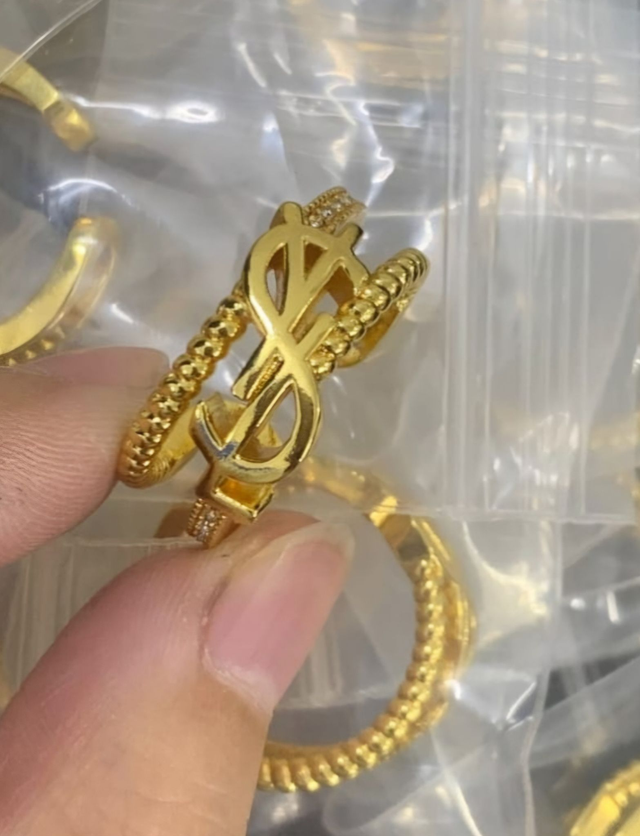 Bague YSL doré 