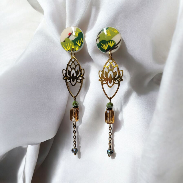 Boucles d'oreilles pendantes motifs japonais vert kaki