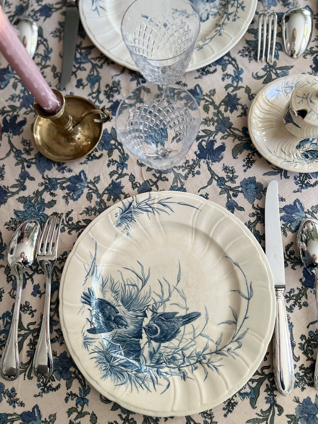 OISEAUX - Suite de 6 assiettes plates aux Oiseaux par la manufacture française de Gien - Terre de Fer