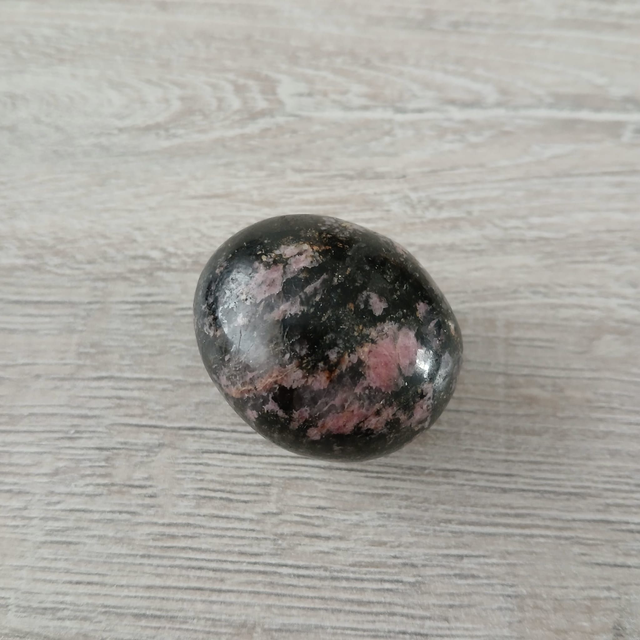 Rhodoniet – Emotionele Heling & Vergeving 4x3,5x3cm  (12.100)