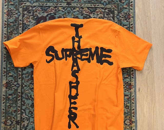 Supreme t-shirt size L NEW