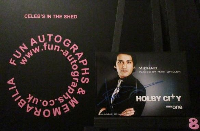 Hari Dhillon (Michael) Authentic Autographed Holby City 6x4 Cast Card (8)