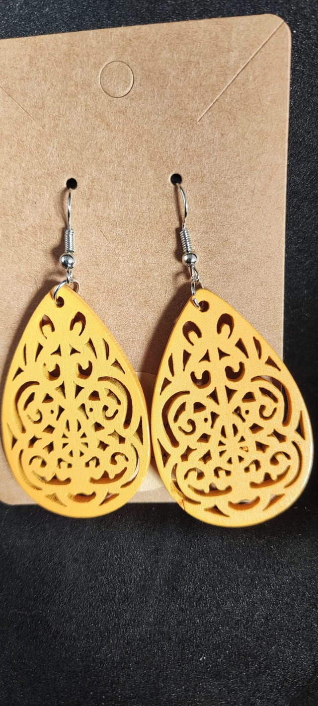 Boucles d’oreilles en bois – Motif ajouré